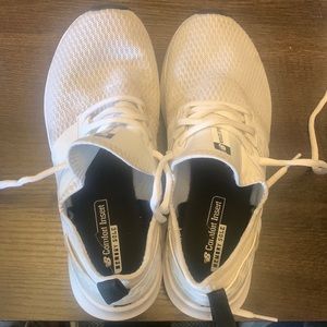 New balance tennis shoes size 7